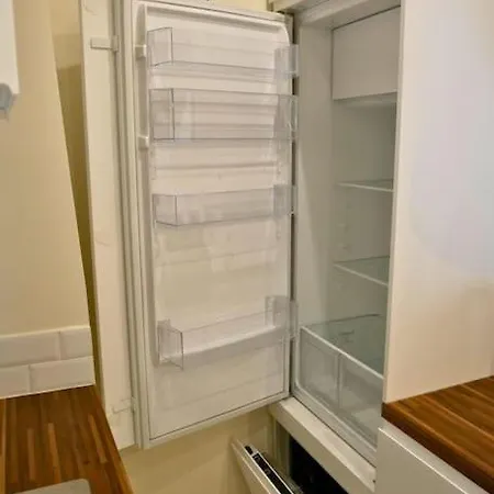 One Bedroom Batignolles * パリ