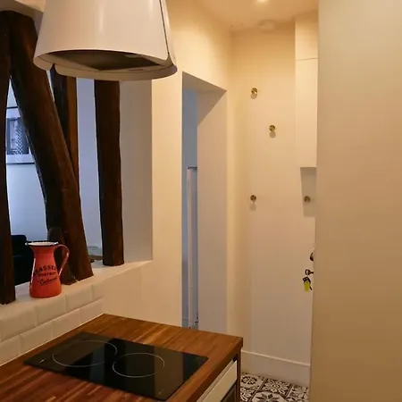 One Bedroom Batignolles * パリ